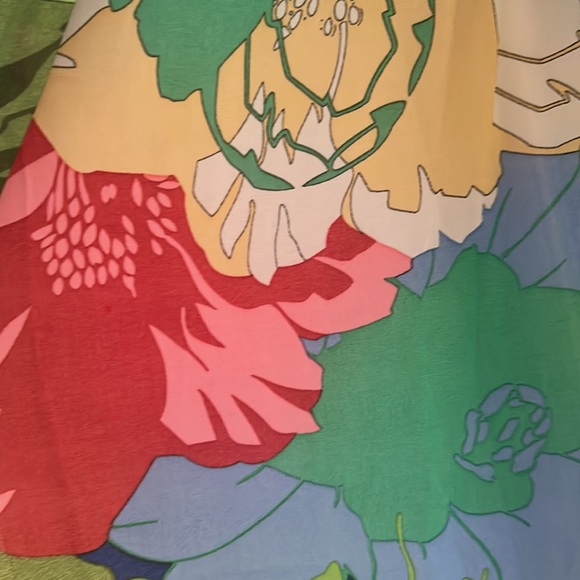 Floral semi sheer button up - Picture 4 of 4